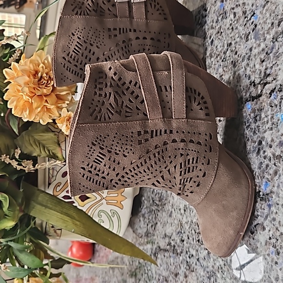 naughty monkey Shoes - "NAUGHTY MONKEY WOMEN'S LYRICS BOOT"